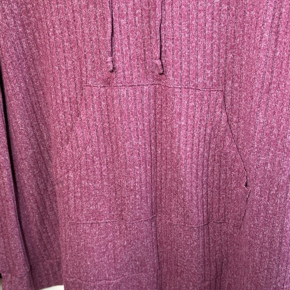 Lane Bryant Cozy Wine Colored Active Knit Lightweight Slouchy Hoodie
Sz 14/16 - Picture 3 of 10